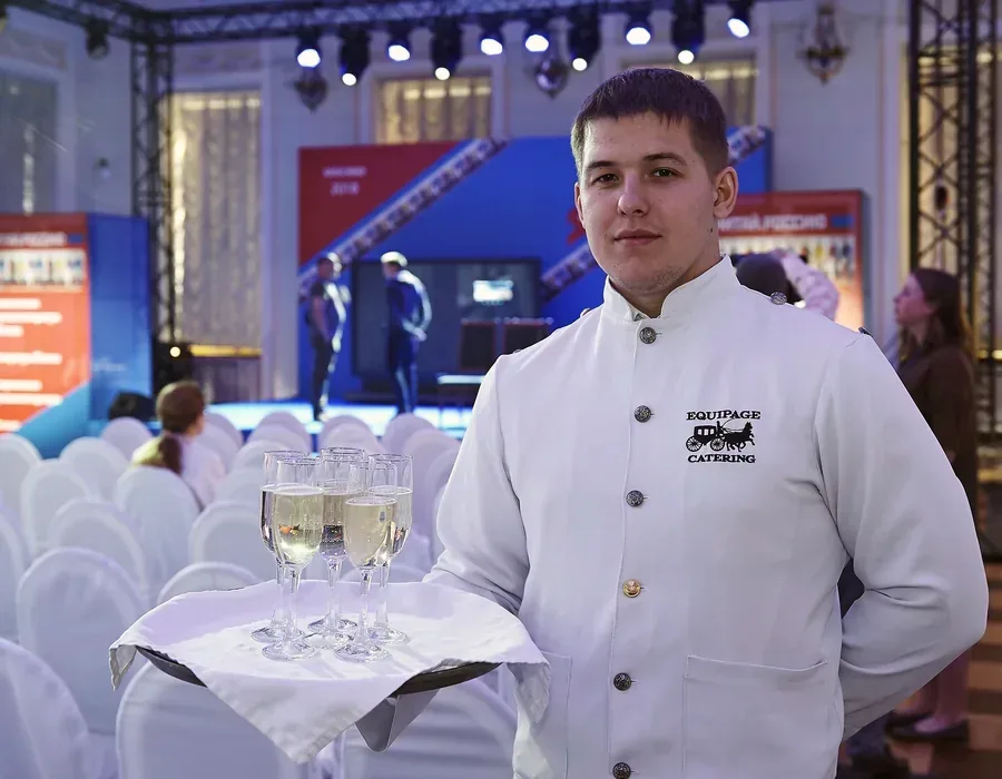 Фуршетная линия в офисном холле